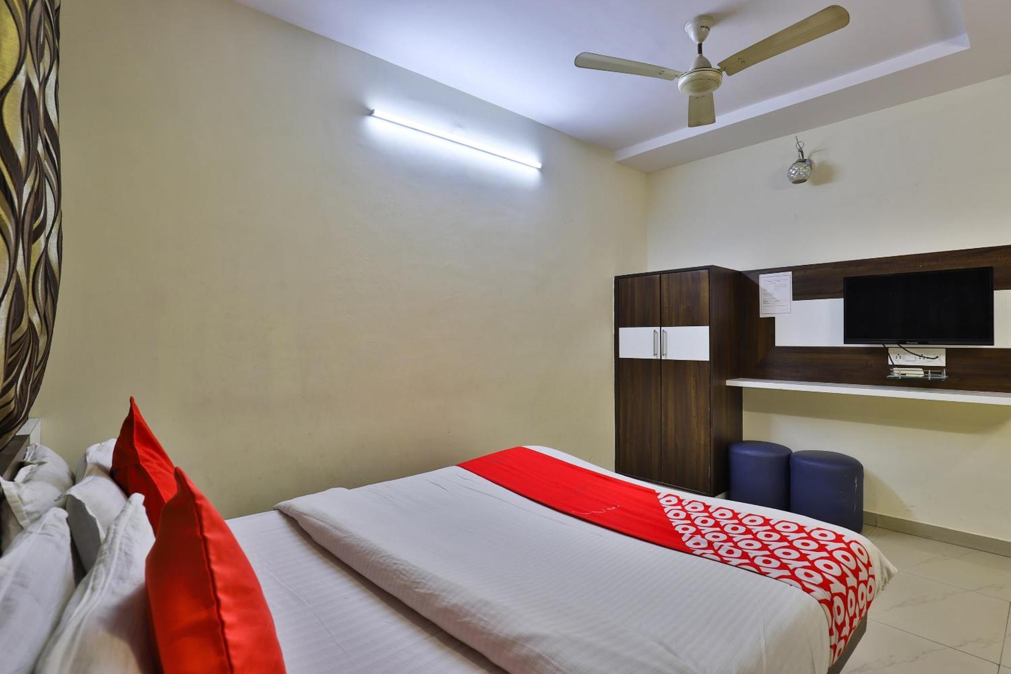 Hotel O Sri Balaji Residency Ахмедабад Екстер'єр фото