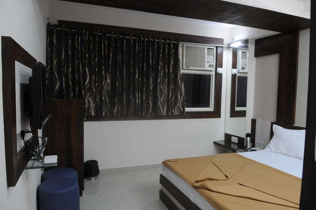 Oyo Hotel Sree Balaji Residency Ахмедабад Номер фото