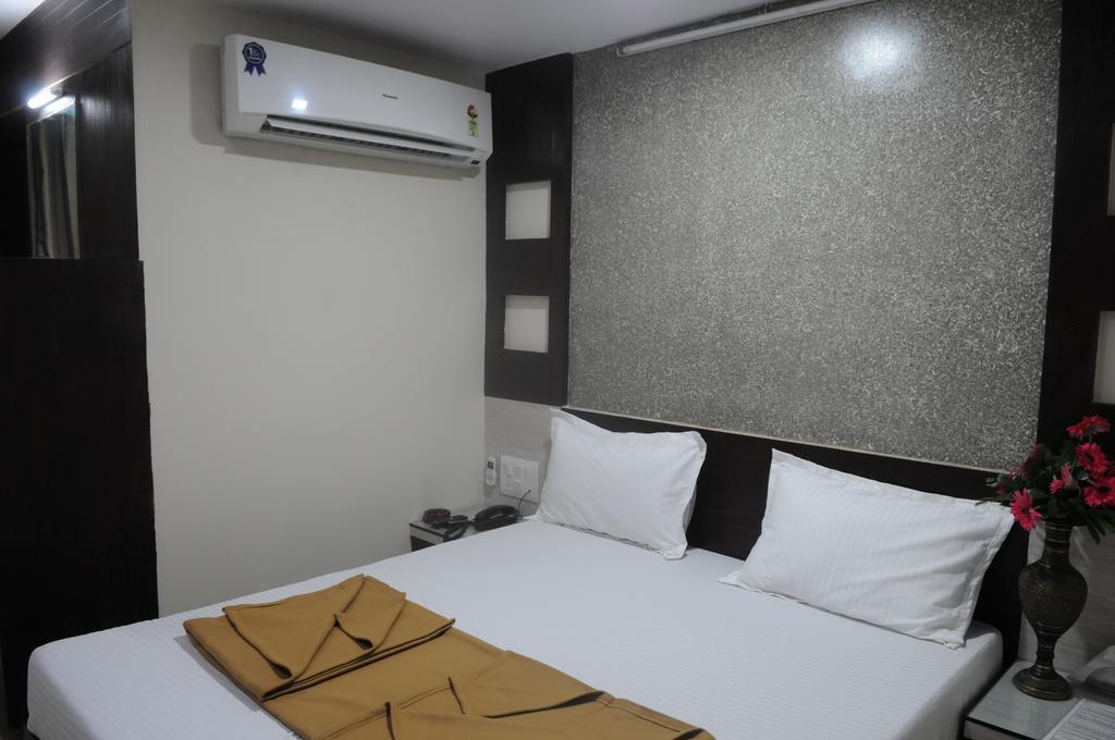 Oyo Hotel Sree Balaji Residency Ахмедабад Екстер'єр фото